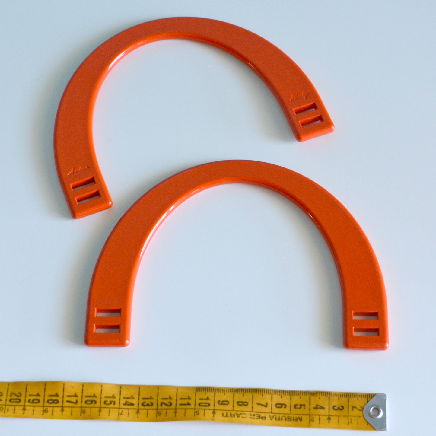 MANICI A MEZZALUNA arancio (cm 16 x 11,5)