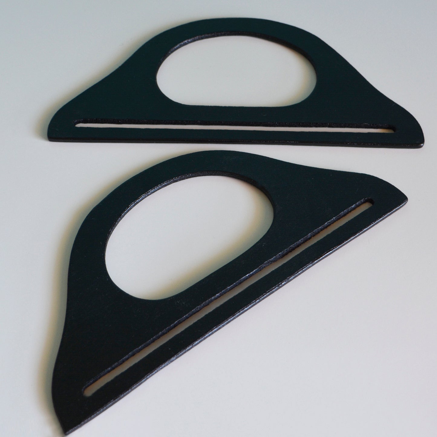 MANICI A FORMA DI D legno nero (cm 24)